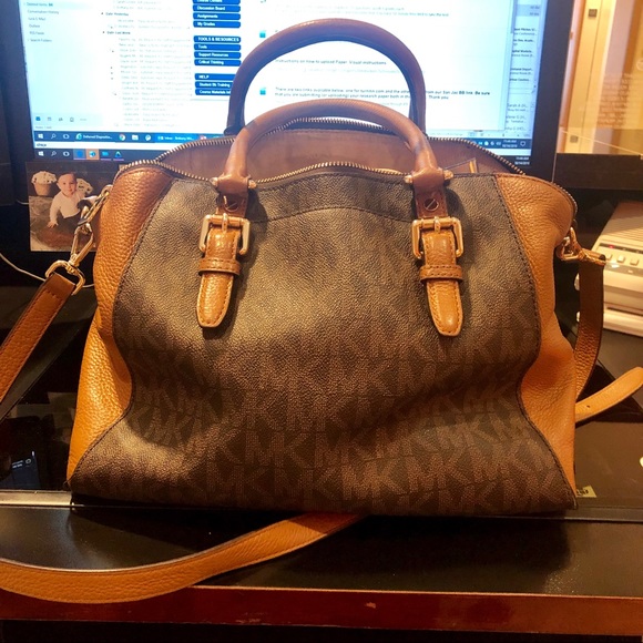 SOLD Michael Kors Bag - Picture 2 of 5